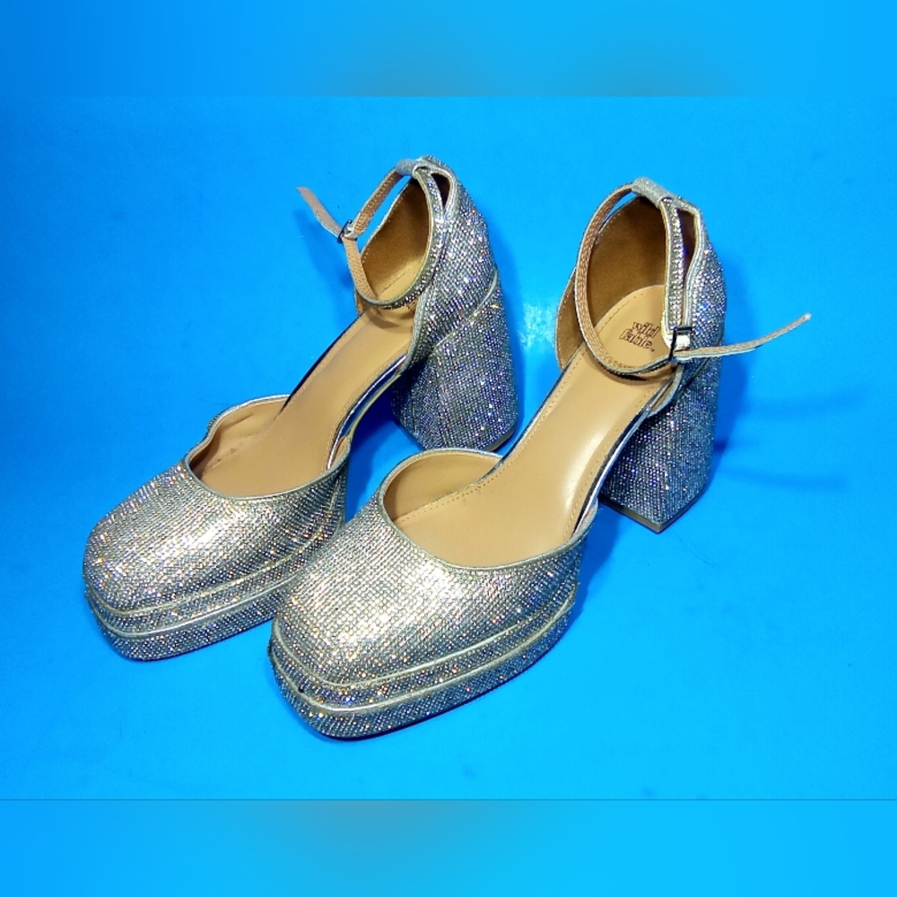 WILD FABLE SIZE 11 SILVER GLITTER HEELS